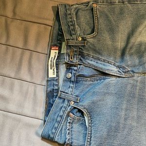 Levi Relaxed/ Regular fit Medium-Wash Jeans
